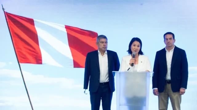 KEIKO FUJIMORI CELEBRA RESULTADOS PRELIMINARES EN MEDIO DE DENUNCIAS DE FRAUDE EN ELECCIONES DE PERÚ