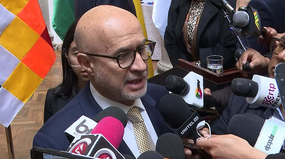 Lupo: “No pongamos obstáculos, bloqueos,… perjudican economía. Diálogo está abierto. Incremento salarial ya hubo, no corresponde discutir eso”